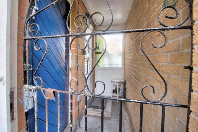 1 bed property, in Leopold Way, £76,000