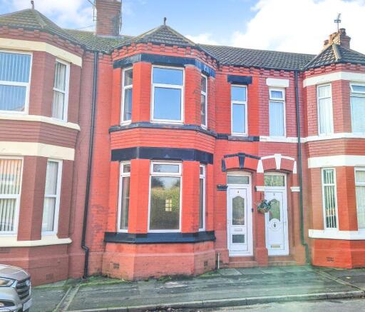 3 bed property, in 4 Appleton Road, £60,000