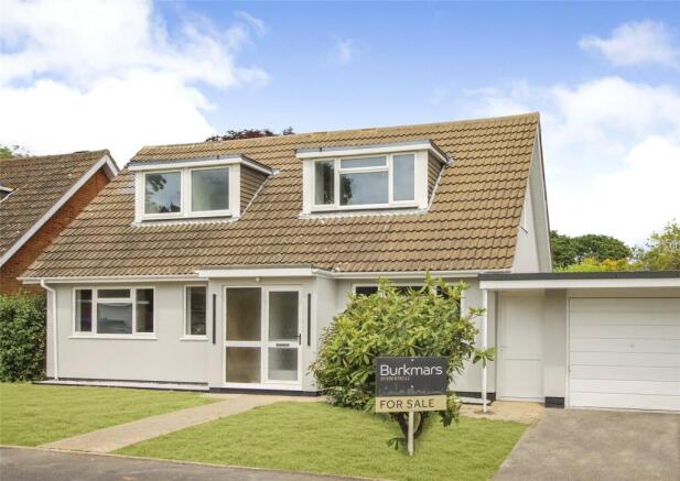 3 bed property, in Golden Crescent, £580,000