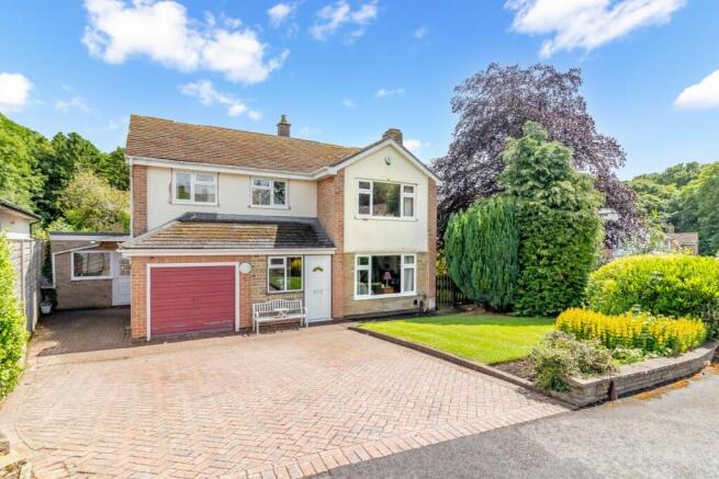 4 bed property, in Westminster Crescent, £725,000