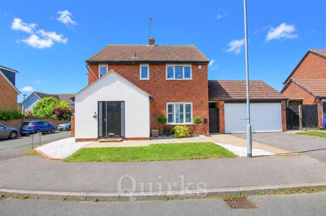 4 bed property, in Martingale Road, £850,000