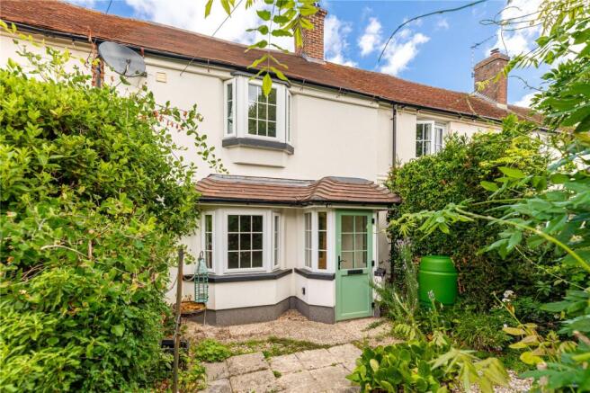 2 bed property, in Down End, £375,000
