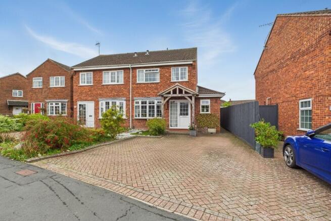 4 bed property, in Park Road, £360,000