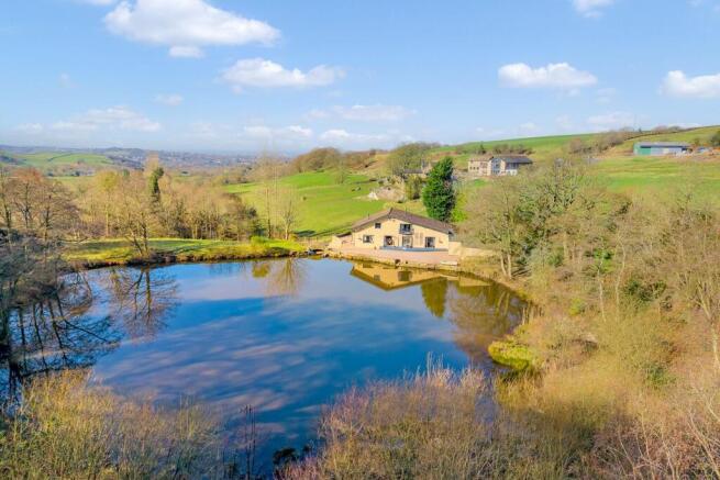 5 bed property, in Smithy Lane, £995,000