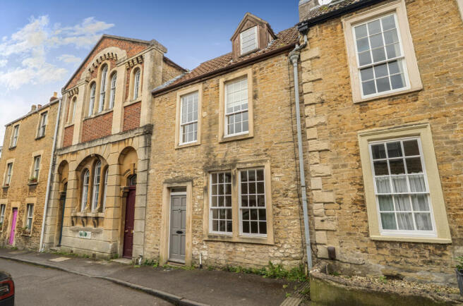 3 bed property, in Wine Street, £475,000