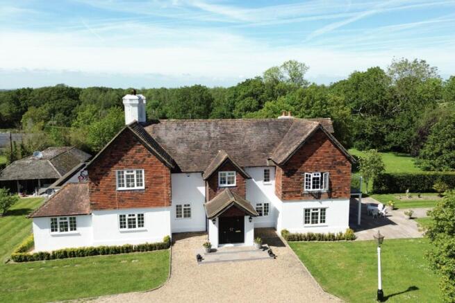 5 bed property, in Dial Post, £3,000,000