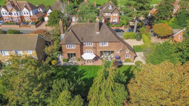 4 bed property, in Highfield Road, £1,875,000