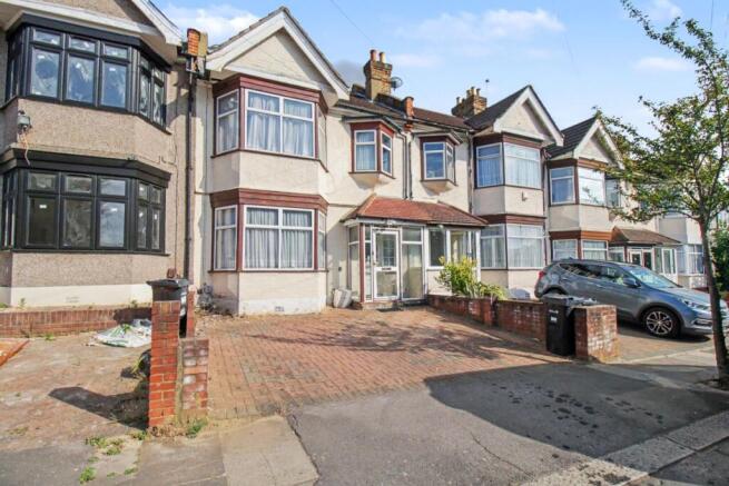 3 bed property, in 21 Lennox Gardens, £575,000