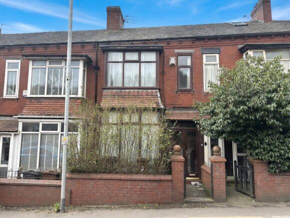 3 bed property, in Abbey Hills Road, £160,000