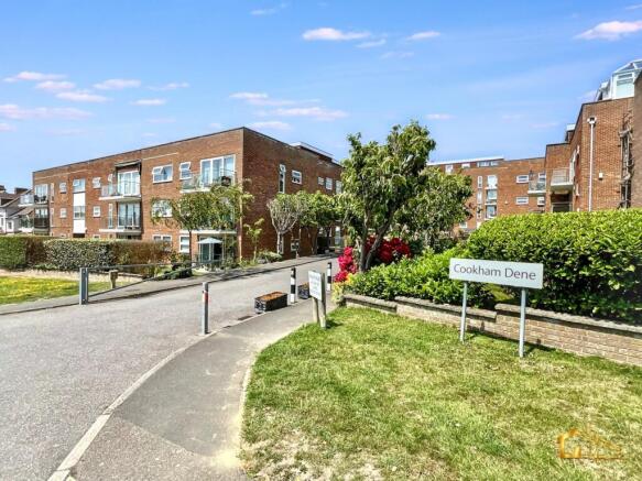 2 bed property, in Buckhurst Road, £185,000