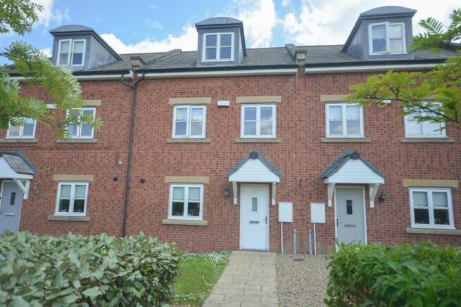 4 bed property, in Dunelm Grange, £250,000