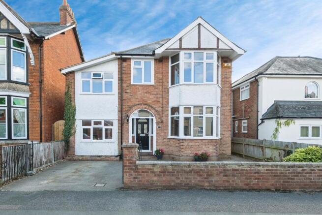 5 bed property, in Station Road, £650,000