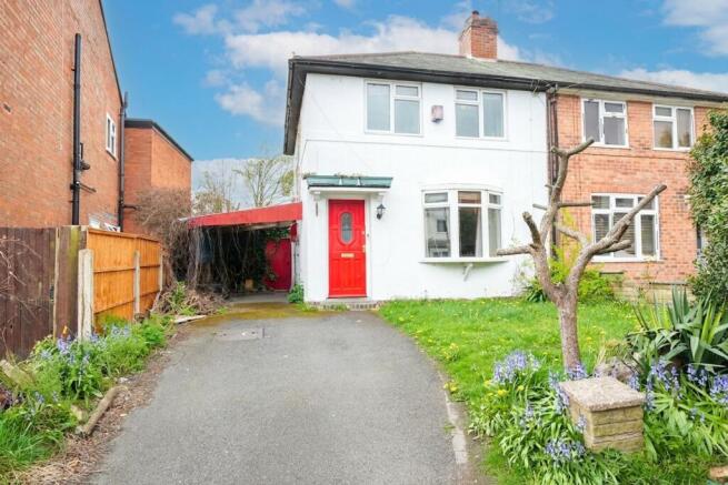2 bed property, in Francis Road, £195,000