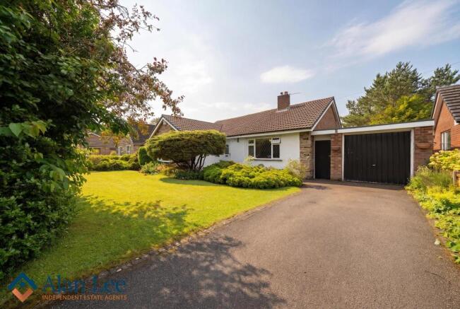 3 bed property, in Sycamore Crescent, £375,000