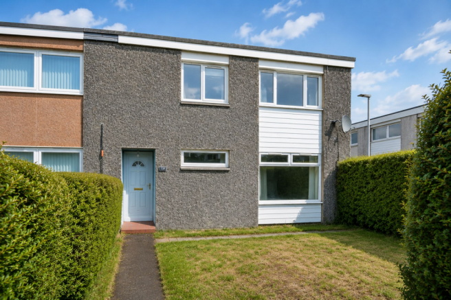 2 bed property, in Keith Drive, £85,000
