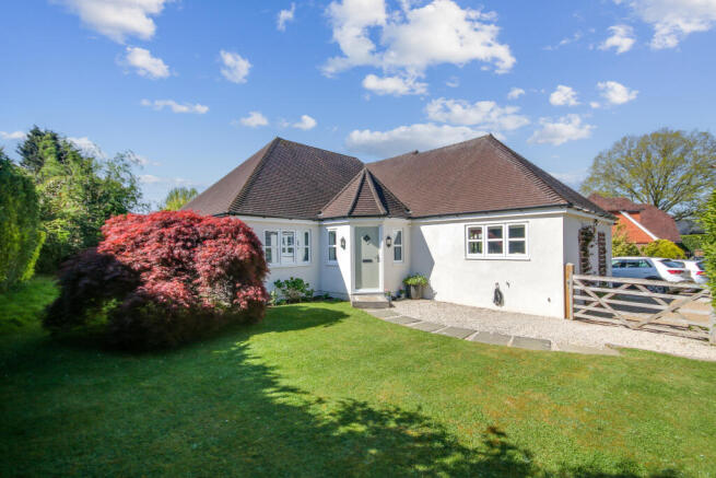 3 bed property, in Rowplatt Lane, £700,000