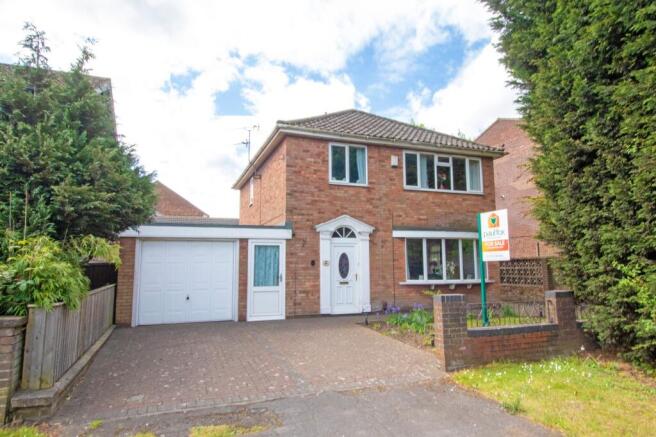 3 bed property, in Westfield Road, £190,000