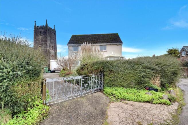 3 bed property, in Ashreigney, £225,000