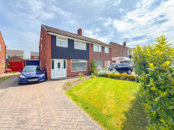 3 bed property, in Princes Square, £133,000