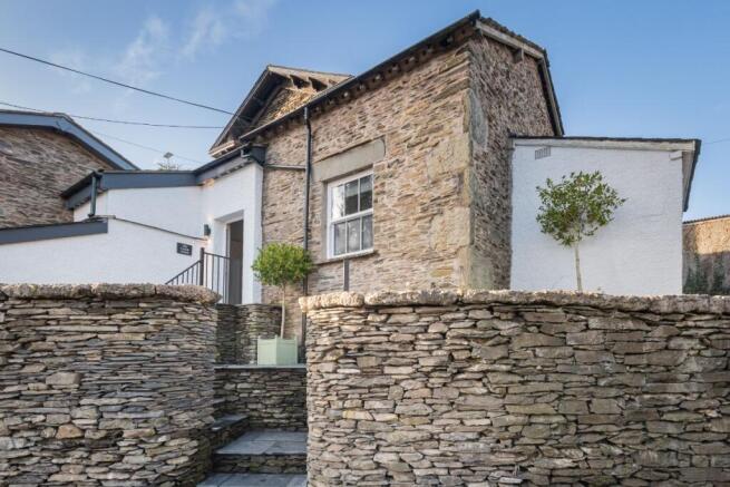 1 bed property, in The Coach House, £275,000