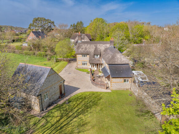 4 bed property, in Toller Porcorum, £800,000
