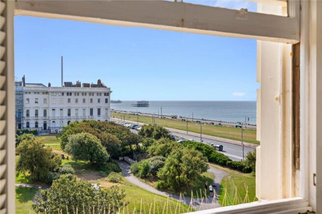 1 bed property, in Adelaide Crescent, £350,000