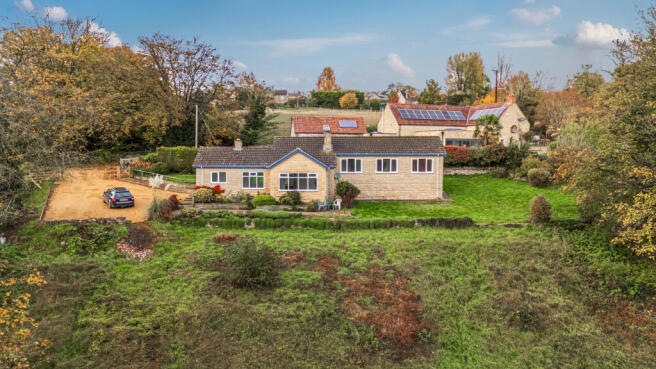 3 bed property, in Randalls Green, £695,000