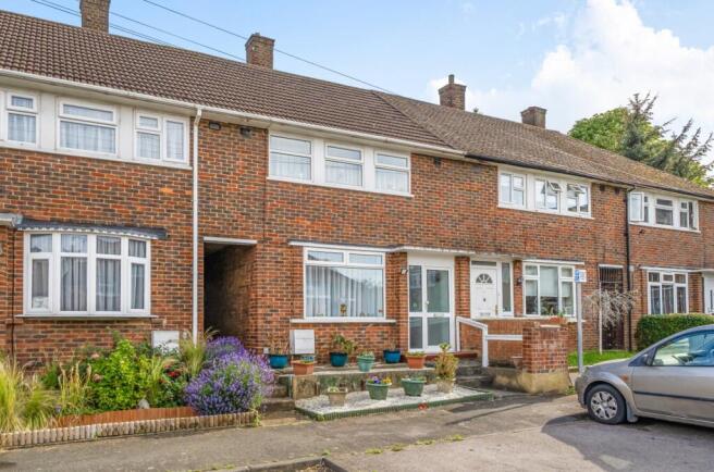 2 bed property, in Ravel Gardens, £315,000