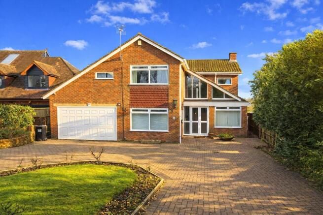 4 bed property, in New Park Road, £1,099,950