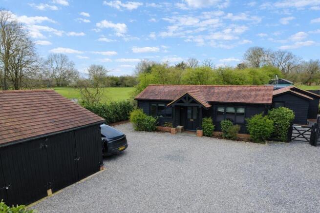 3 bed property, in Highmoor, £950,000