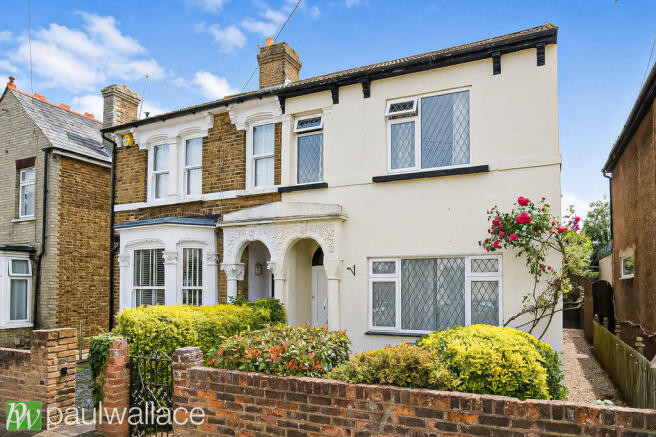 3 bed property, in Whitley Road, £425,000