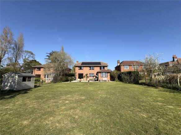 4 bed property, in Park Road, £645,000