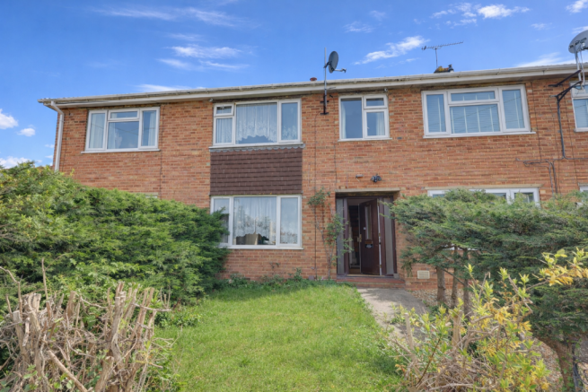 3 bed property, in College Road, £200,000