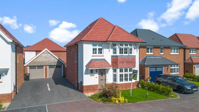 4 bed property, in Haybedore Close, £435,000
