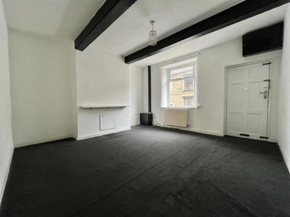 2 bed property, in Stamford Street, £155,000