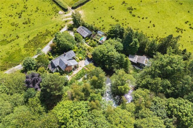3 bed property, in Waen Lane, £800,000