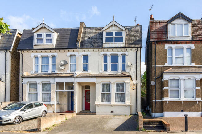 2 bed property, in Palmerston Crescent, £350,000