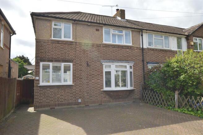 3 bed property, in Warren Road, £610,000