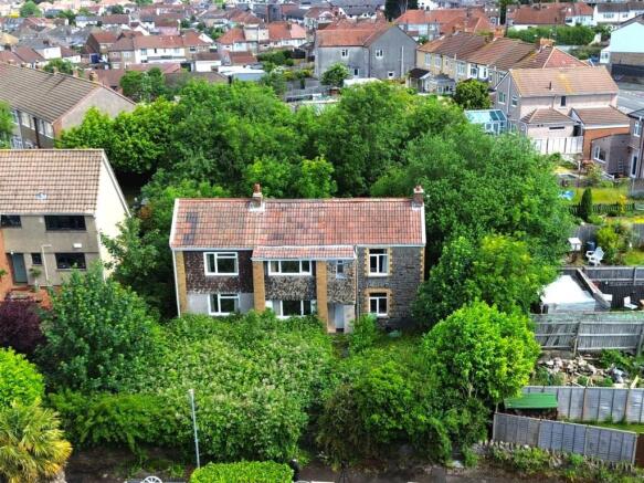 3 bed property, in Forest Road, £300,000