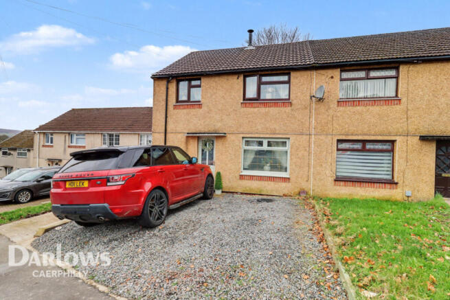 3 bed property, in Cefn-Y-Lon, £220,000
