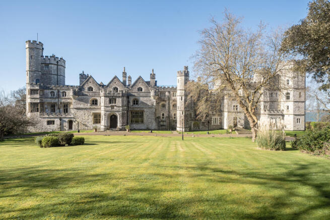 4 bed property, in Abbey Hill, £1,250,000