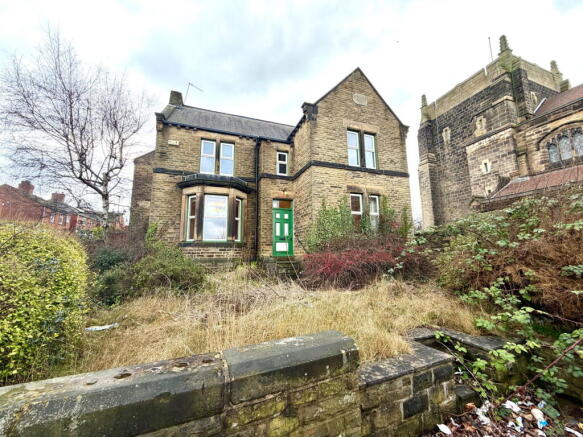 4 bed property, in Kelvin Grove, £265,000