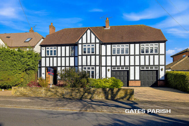 5 bed property, in Grosvenor Gardens, £1,750,000