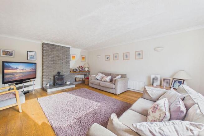 5 bed property, in Hellesvean, £575,000