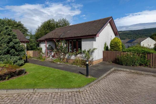 2 bed property, in 1 Farragon Cottages, £185,000