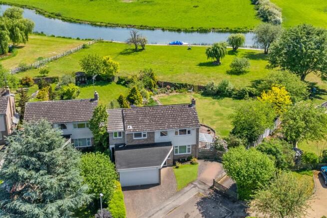 4 bed property, in The Moorings, £650,000