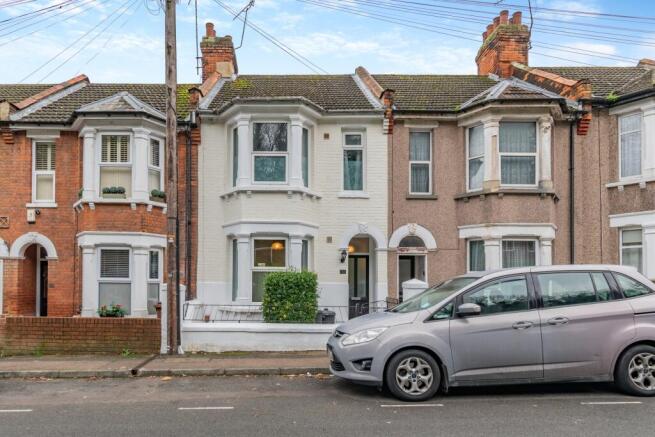 3 bed property, in Boundary Road, £319,999