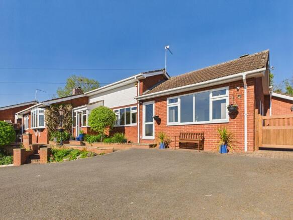 4 bed property, in Clee Rise, £625,000