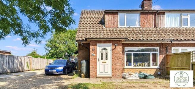 2 bed property, in Denham Corner, £200,000