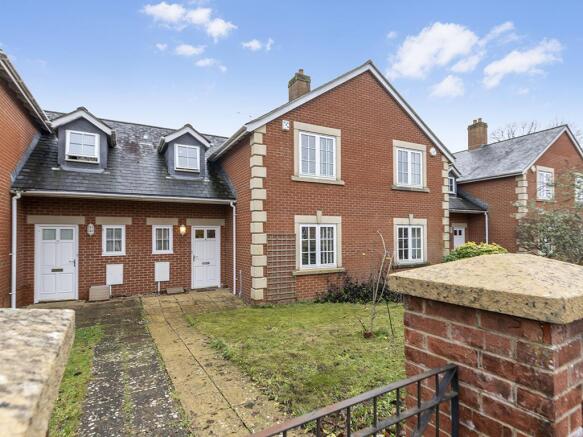 3 bed property, in The Old School Place, £440,000